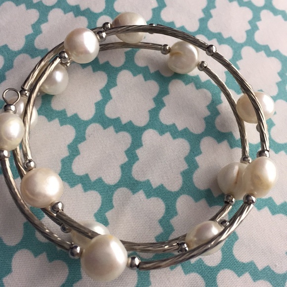 Sterling silver pearl bracelet. Slightly used. - Picture 3 of 4